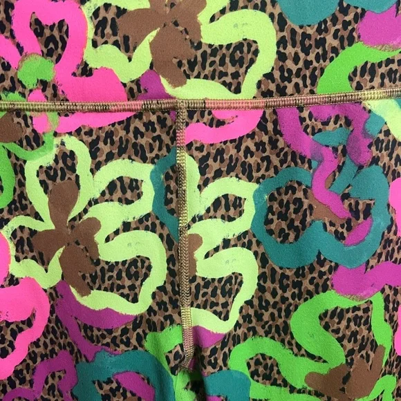 Fabletics Neon Green and Pink Leopard Leggings EUC - Picture 2 of 6